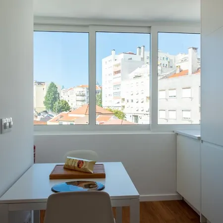 Modern Is Lisbon's Favourite Neighbourhood Lägenhet