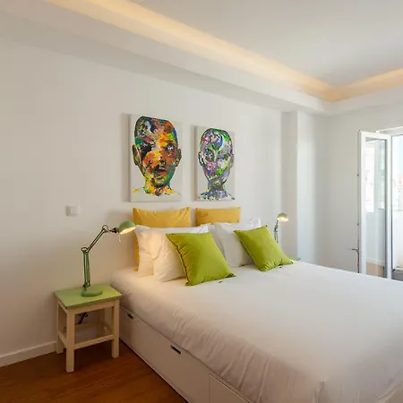 Appartamento Modern Is Lisbon's Favourite Neighbourhood *